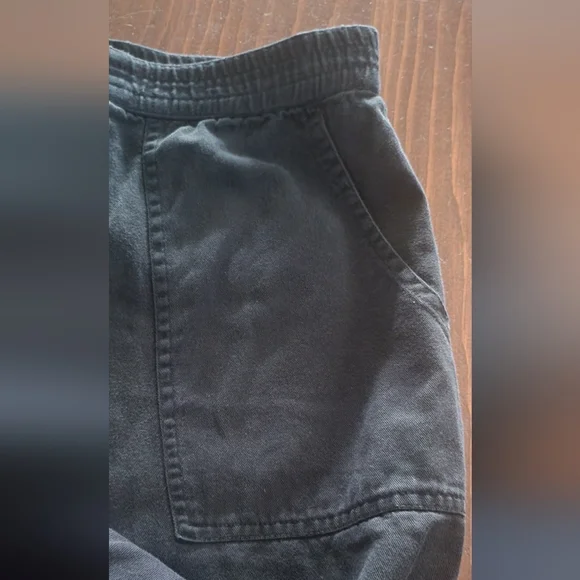 Woman's khakis - Picture 3 of 5